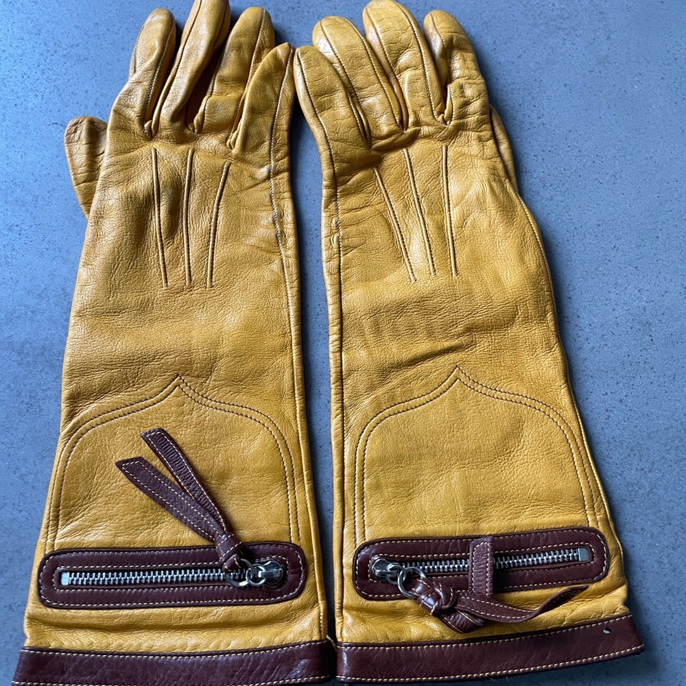 Coach leather gloves